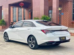 Hyundai Elantra 1.5L CVT Luxury - ფოტო 9