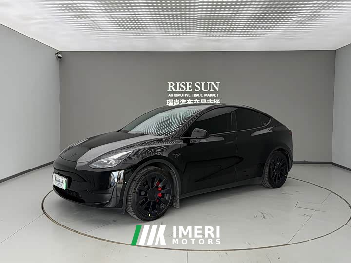 Tesla Model Y Facelift Rear-Wheel Drive