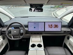 Li Auto Li Xiang MEGA Ultra - ფოტო 10