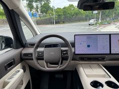 Li Auto Li Xiang MEGA Ultra - ფოტო 16