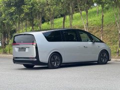 Li Auto Li Xiang MEGA Ultra - ფოტო 6