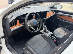 Volkswagen Bora 200TSI DSG Comfort Navigation Edition - ფოტო 4