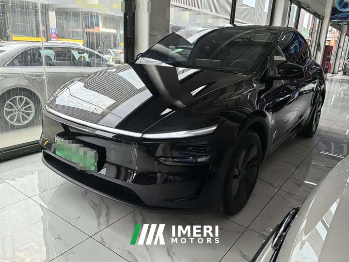Tesla Model Y Rear-Wheel Drive