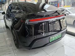 Tesla Model Y Rear-Wheel Drive - ფოტო 3