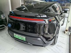 Tesla Model Y Rear-Wheel Drive - ფოტო 5