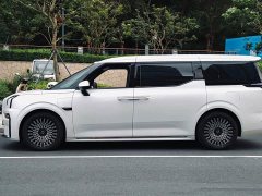 Zeekr Geely Geometry 009 Seven-Seat Ultra Home Edition - ფოტო 2