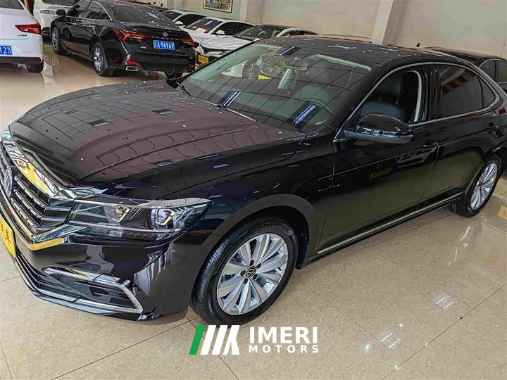Volkswagen Passat 330TSI Luxury
