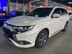 Mitsubishi Outlander 2.4L AWD Enjoy Edition 7-Seater - photo 1