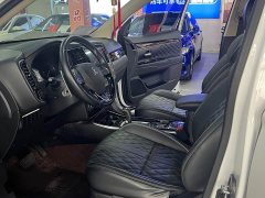 Mitsubishi Outlander 2.4L AWD Enjoy Edition 7-Seater - photo 9