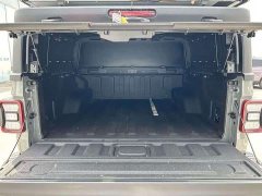 Jeep Gladiator 3.6L Pioneer Edition - photo 13