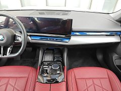 BMW 5 Series 2024 530Li Premier M Sport Package - ფოტო 10
