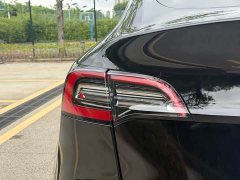 Tesla Model Y Standard Range RWD - ფოტო 11