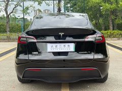 Tesla Model Y Standard Range RWD - ფოტო 14