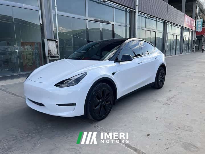 Tesla Model Y Long Range All-Wheel Drive