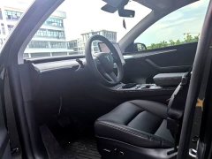 Tesla Model Y Rear-Wheel Drive - ფოტო 4