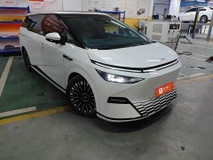 XPeng X9 Pure Electric 740 Extended Range Max - ფოტო 2