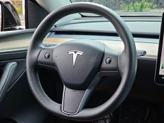 Tesla Model Y Standard Range RWD - ფოტო 12