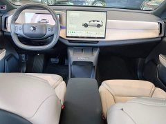 Volvo XC70 Plug-in Hybrid Two-Wheel Drive Long Range Core - ფოტო 13