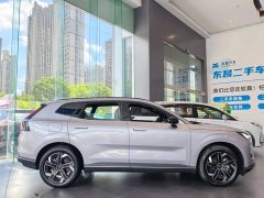 Volvo XC70 Plug-in Hybrid Two-Wheel Drive Long Range Core - ფოტო 3