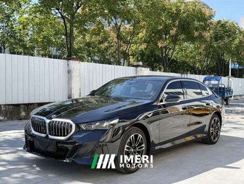 2025 BMW 5 Series 525Li M Sport Package - car from China