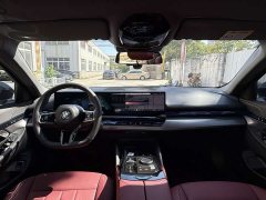 BMW 5 Series 525Li M Sport Package - ფოტო 6