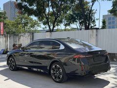 BMW 5 Series 525Li M Sport Package - ფოტო 7
