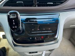 Buick GL8 Land Executive Cabin 652T Luxury - ფოტო 19