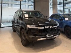 Toyota Land Cruiser (Imported) LC300 2023 3.3T Middle East Version - ფოტო 1