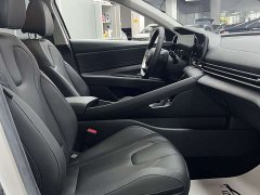 Hyundai Elantra 1.5L CVT Luxury - ფოტო 12