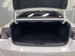 Hyundai Elantra 1.5L CVT Luxury - ფოტო 13