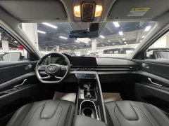 Hyundai Elantra 1.5L CVT Luxury - ფოტო 14
