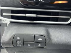 Hyundai Elantra 1.5L CVT Luxury - ფოტო 8