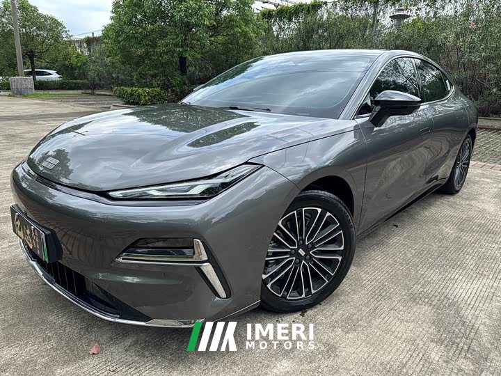 Geely Galaxy Xingyao 8 130km EM-i Premium Edition