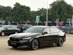 BMW 5 Series 530Li Luxury M Sport Package - ფოტო 1