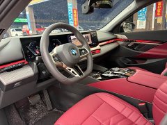 BMW 5 Series 530Li Luxury M Sport Package - ფოტო 4