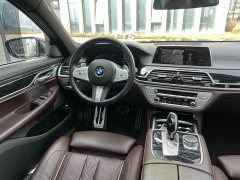 BMW 7 Series 730Li M Sport Package - ფოტო 11