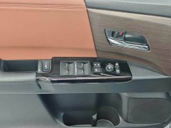 Honda Odyssey 2.0L e:HEV Sharp Premium Edition - ფოტო 8