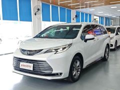 Toyota Sienna 2.5L Hybrid AWD Premium - ფოტო 1