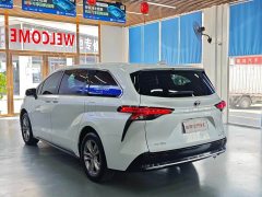 Toyota Sienna 2.5L Hybrid AWD Premium - ფოტო 19
