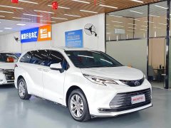 Toyota Sienna 2.5L Hybrid AWD Premium - ფოტო 3