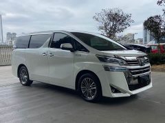 Toyota Vellfire Crown Hybrid 2.5L HV Luxury Edition - фото 3