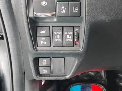 Honda Odyssey 2.0L e:HEV Luxury - ფოტო 10