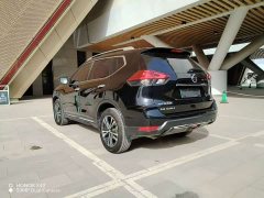 Nissan Qashqai 2.5L XL ITS CVT 4WD Luxury Pilot Edition - photo 4