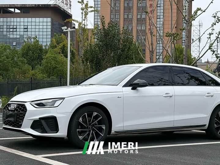 Audi A4L 40 TFSI Luxury Dynamic