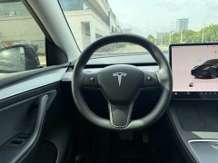 Tesla Model Y Rear-Wheel Drive - ფოტო 5