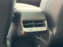 Tesla Model Y Standard Range RWD - ფოტო 14