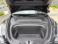 Tesla Model Y Standard Range RWD - ფოტო 9
