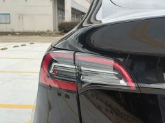 Tesla Model Y Rear-Wheel Drive - ფოტო 12