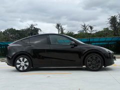 Tesla Model Y Rear-Wheel Drive - ფოტო 17