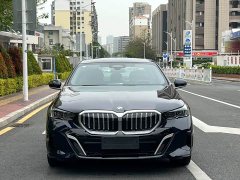 BMW 5 Series 530Li Luxury M Sport Package - ფოტო 2